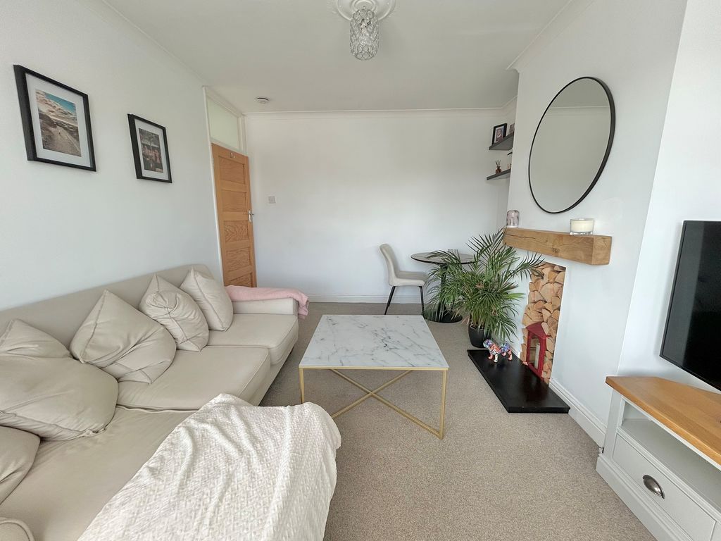 Property photo 3 of 8 Photo 7