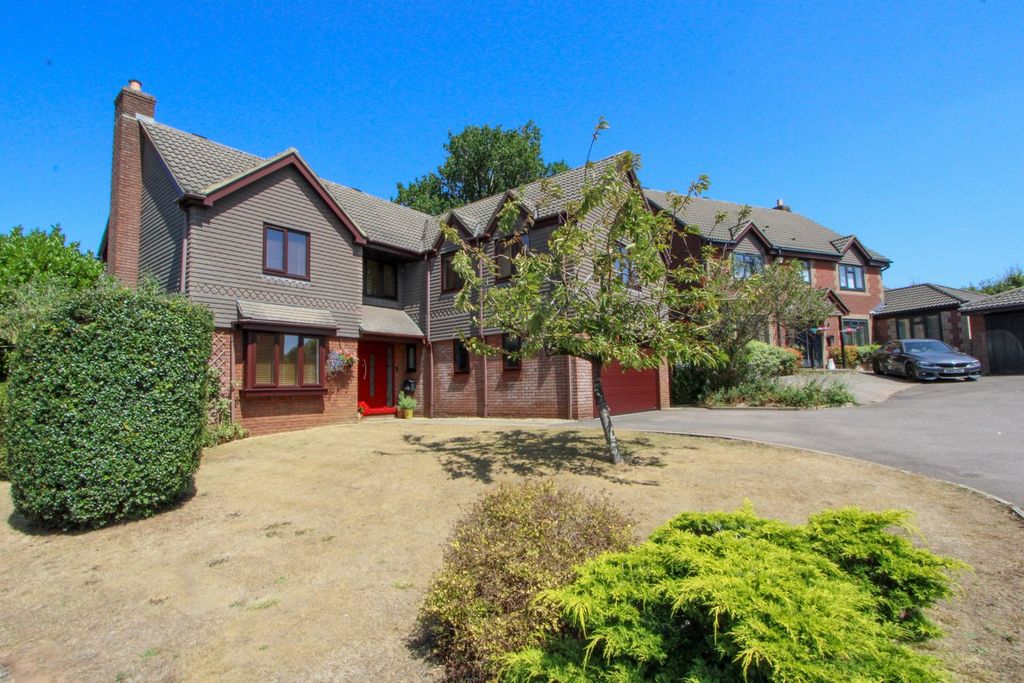 Property photo 1 of 34