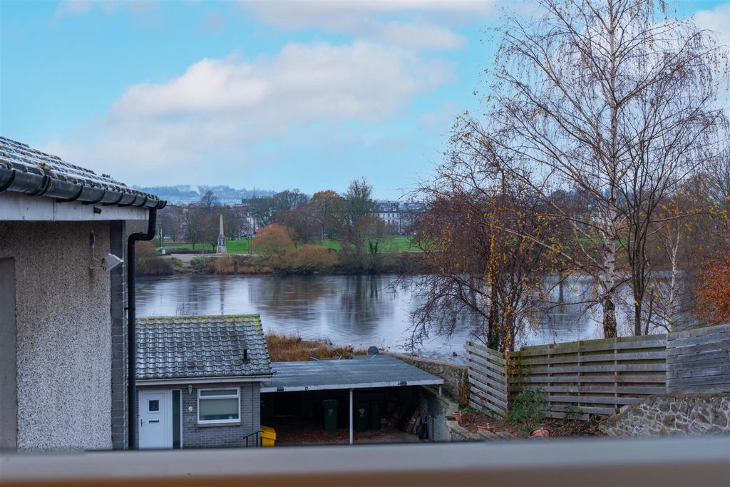 Property photo 2 of 16 Bridgeend Photo-7.Jpg