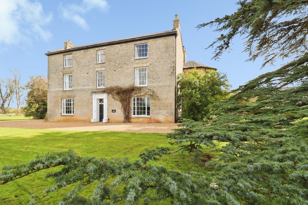 Property photo 1 of 37