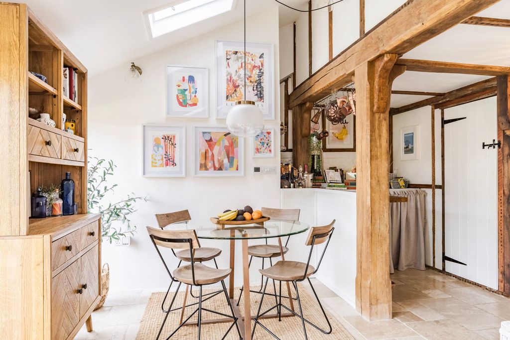 Property photo 2 of 20