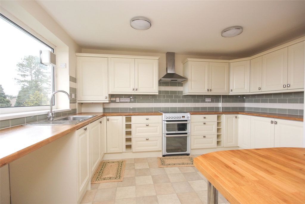 Property photo 3 of 8 Picture No. 22