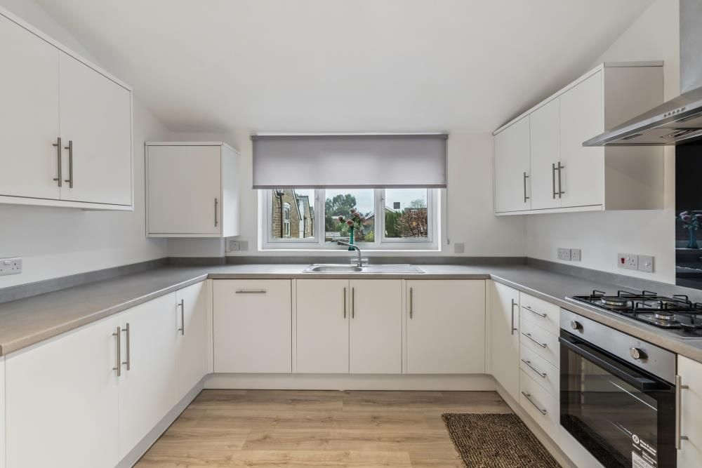 Property photo 2 of 19 Kitchen