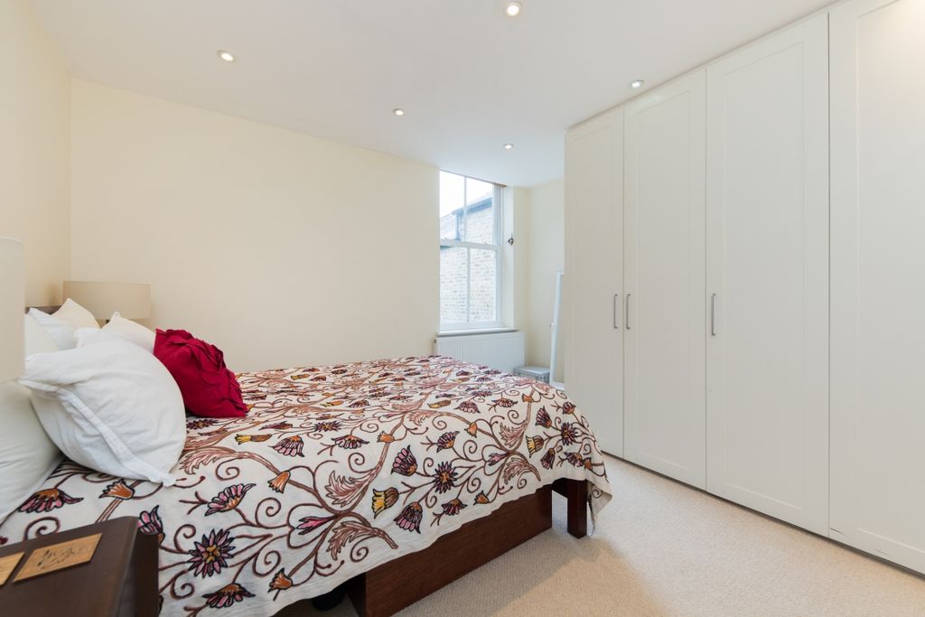 Property photo 3 of 13 Holly Mansions 5-...