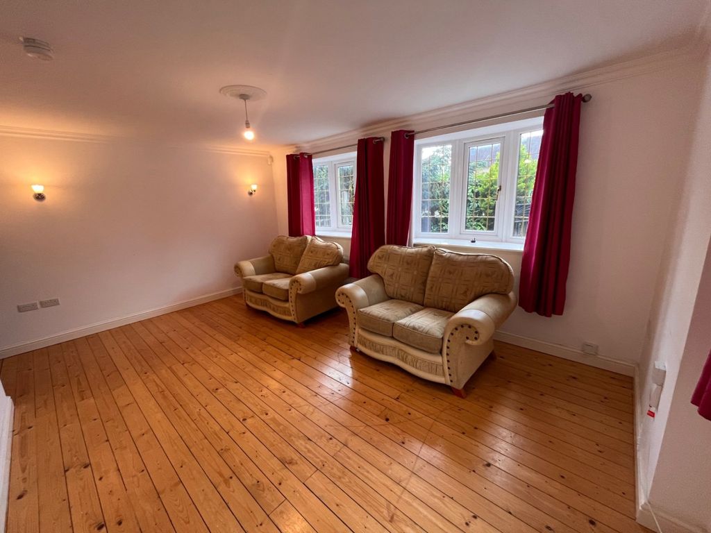 Property photo 2 of 14 Picture No. 02