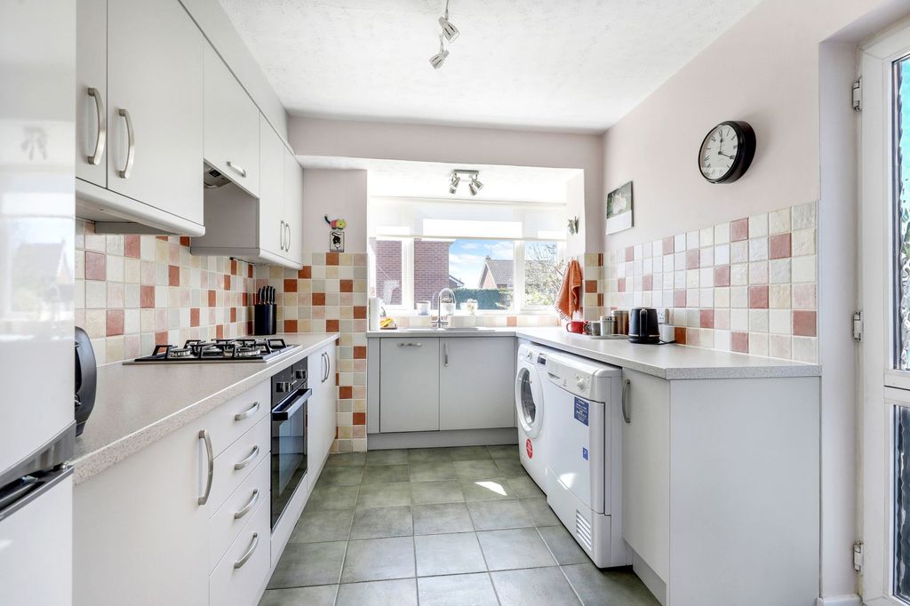 Property photo 2 of 17