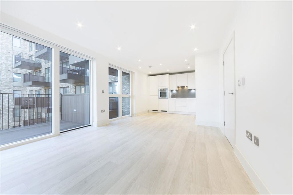 Property photo 1 of 10 (Main)