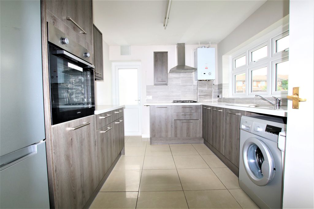 Property photo 2 of 7 Img_6000