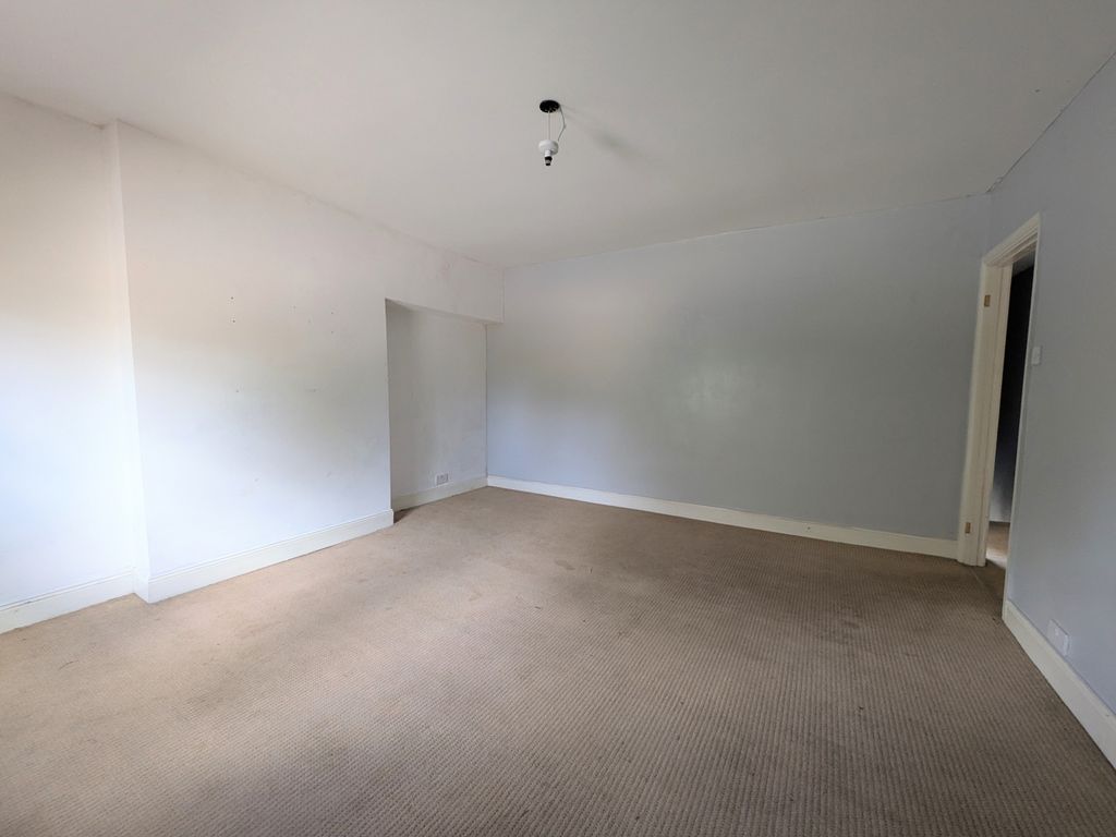 Property photo 2 of 8 1000000872