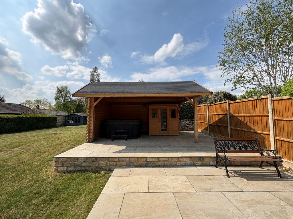 Property photo 2 of 18