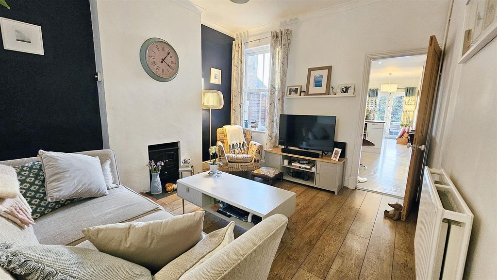 Property photo 3 of 19 20251029_160604.Jpg