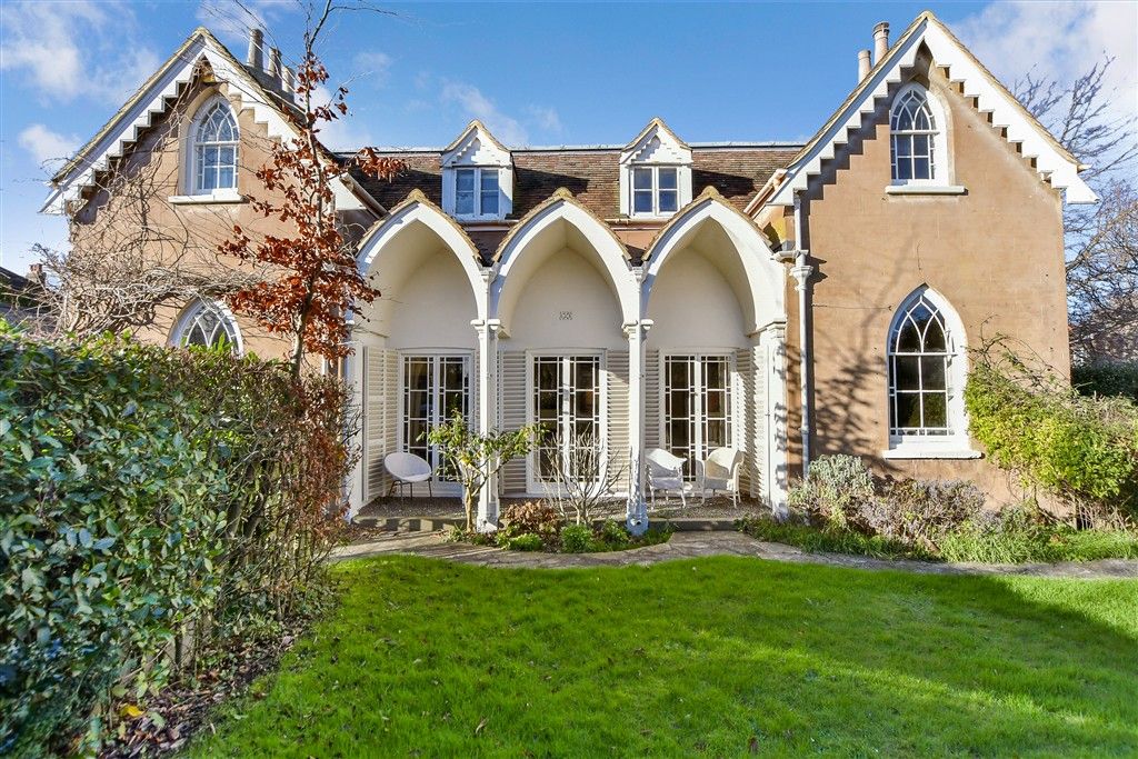 Property photo 2 of 18 Side Elevation