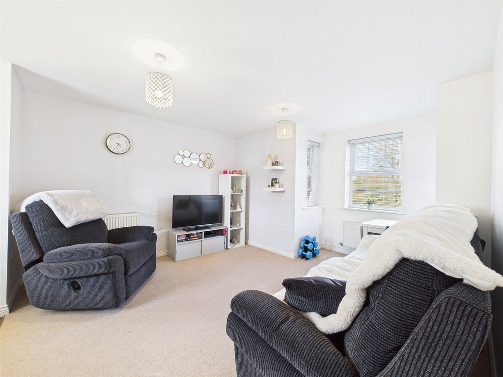 Property photo 2 of 11 Picture No. 03
