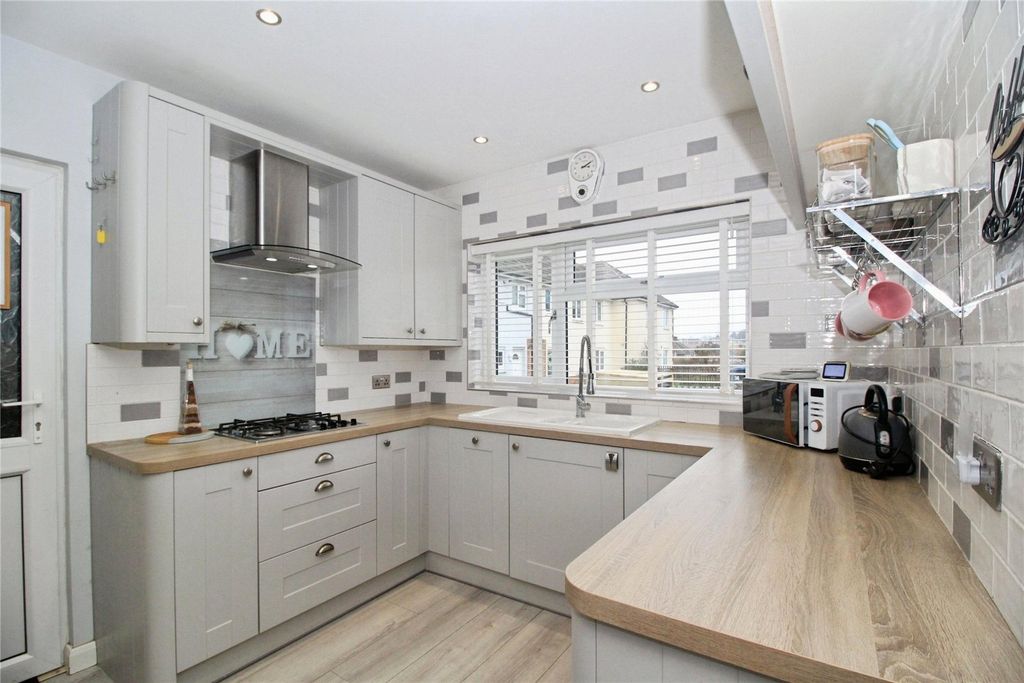 Property photo 3 of 17 Kitchen/Diner