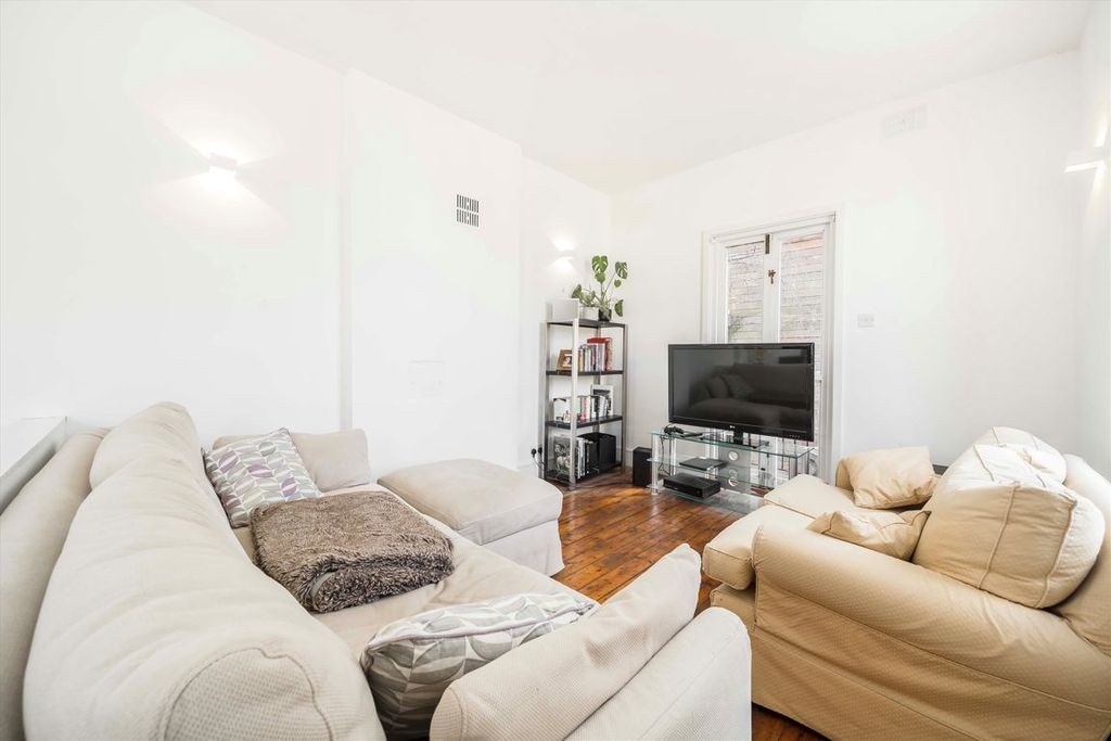 Property photo 3 of 14