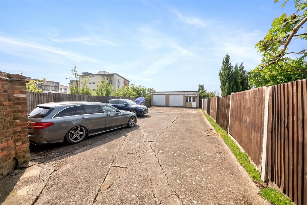 Property photo 1 of 6