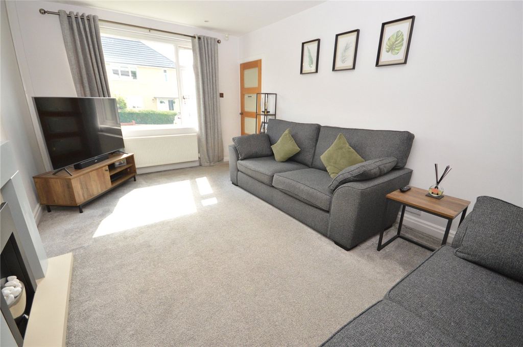 Property photo 2 of 14 Picture No. 05