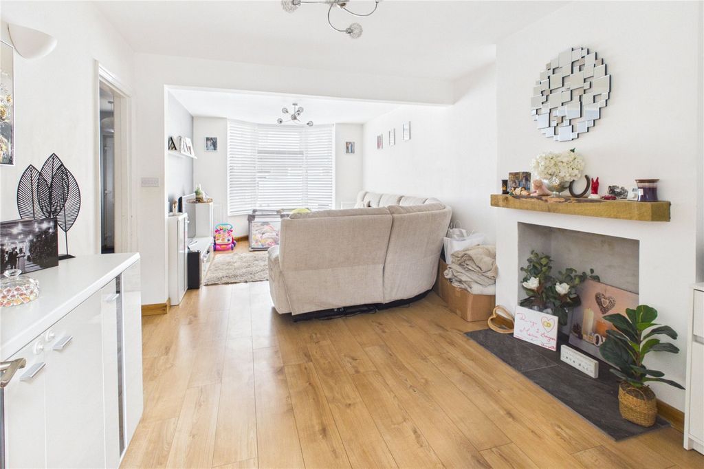 Property photo 3 of 13 Picture No. 01