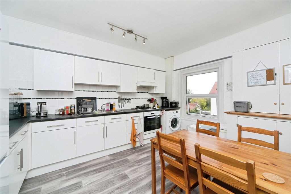 Property photo 3 of 33 Picture No. 41