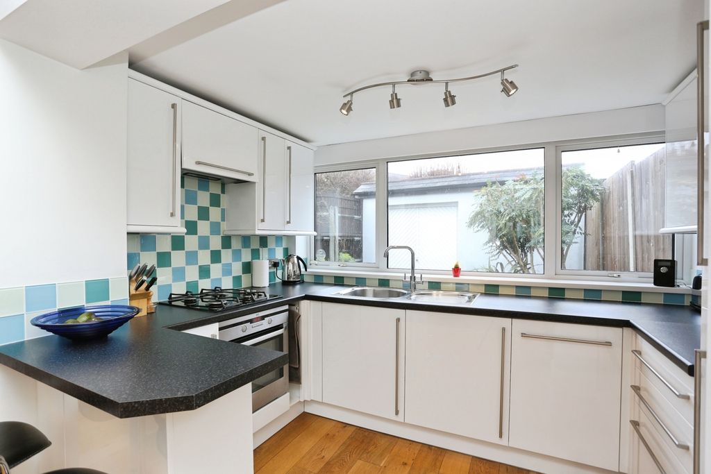 Property photo 3 of 20 Pbox-Img.Jpg