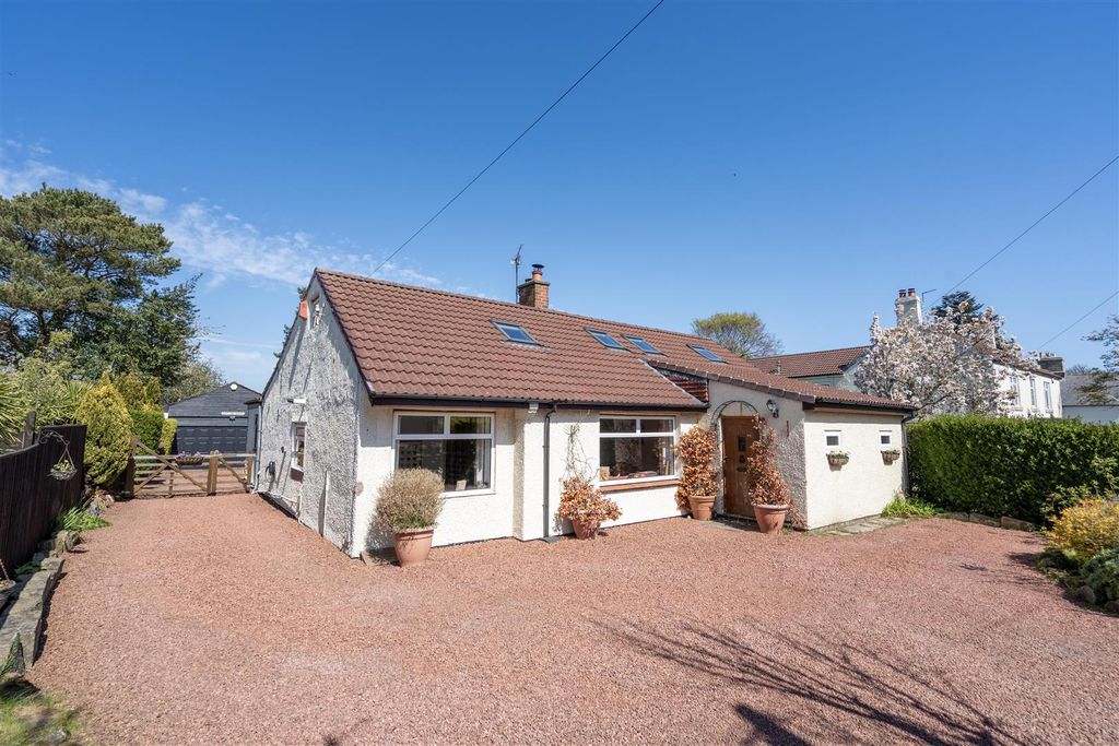 Property photo 1 of 18 External