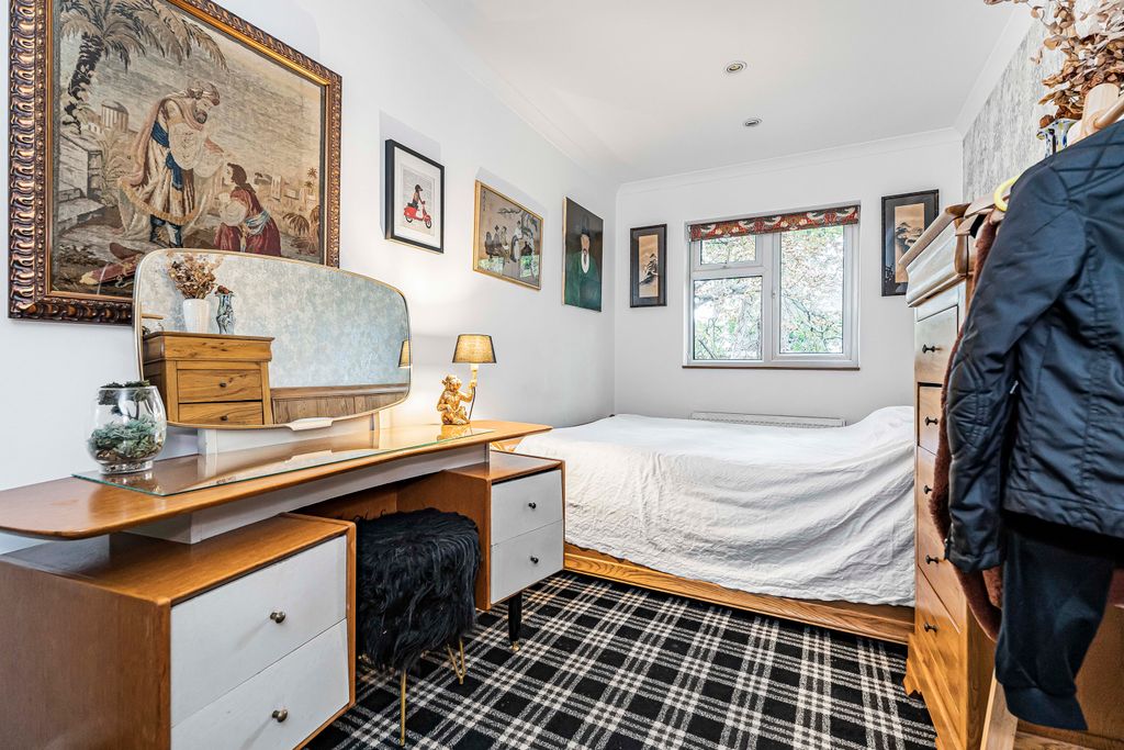 Additional image 23 of 4 bed detached house for saleCastleleigh Court, Enfield EN2