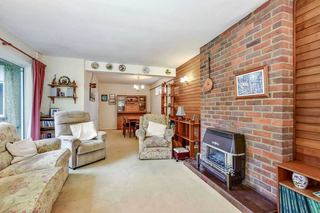 Property photo 2 of 19