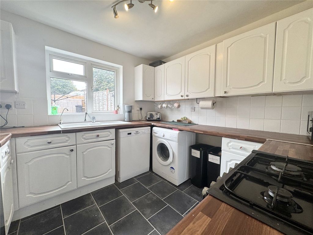 Property photo 2 of 10 Picture No. 18