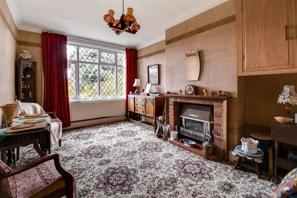 Property photo 3 of 12 Dining Room