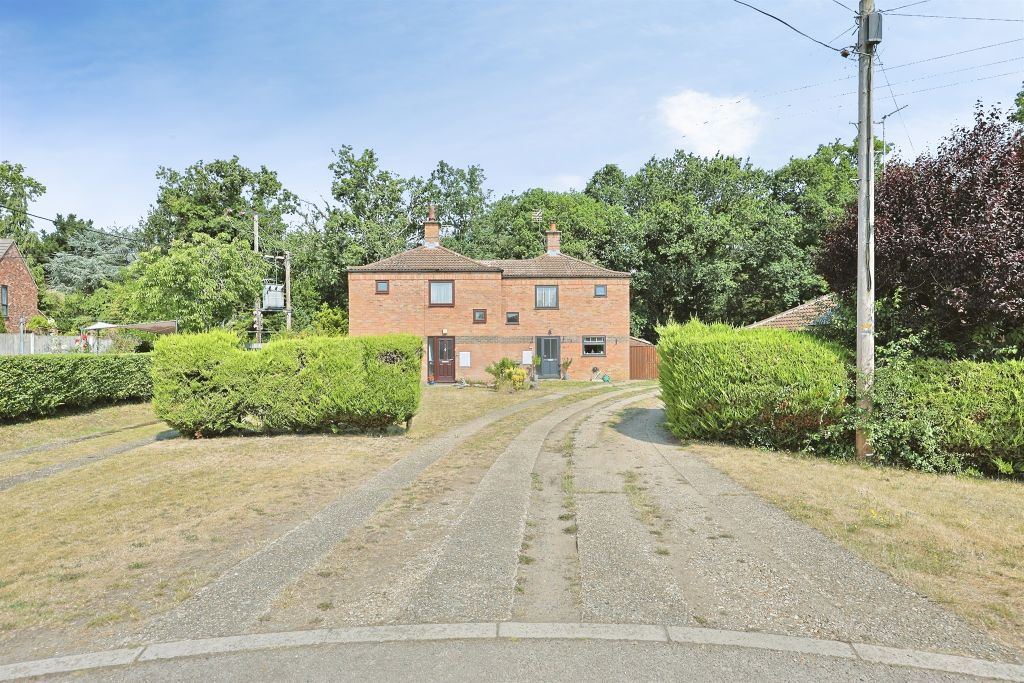 Property photo 2 of 21