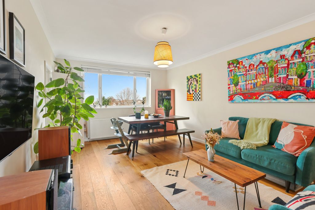 Property photo 1 of 16 Reception