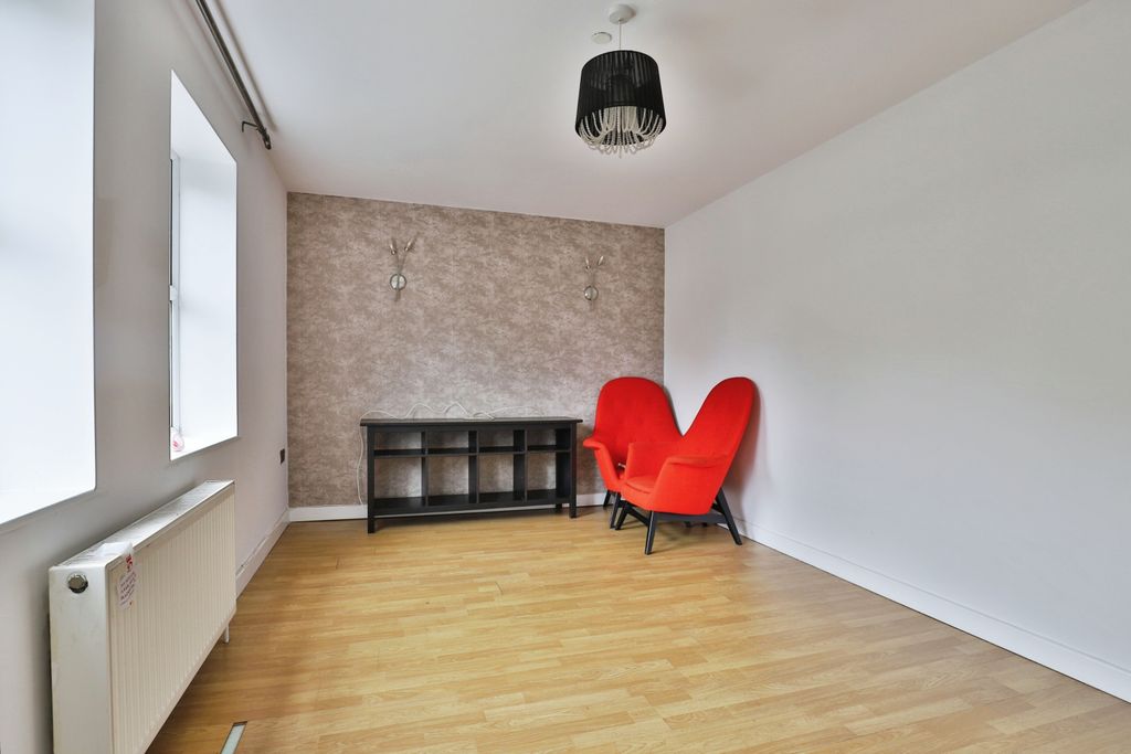 Property photo 2 of 17 Photography