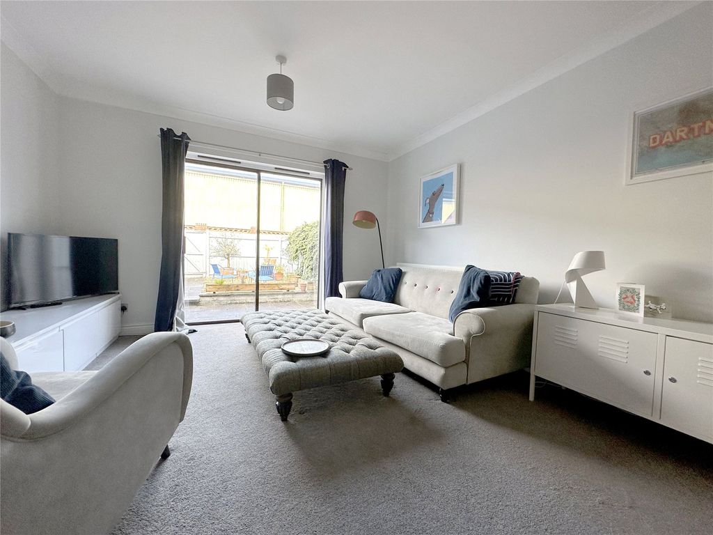 Property photo 3 of 8 Living Room