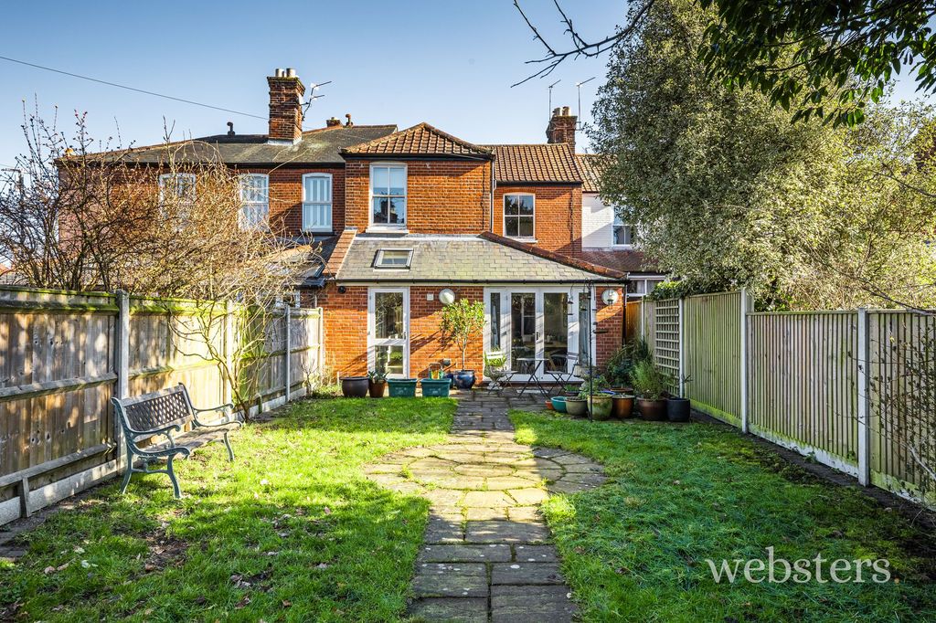 Property photo 3 of 27