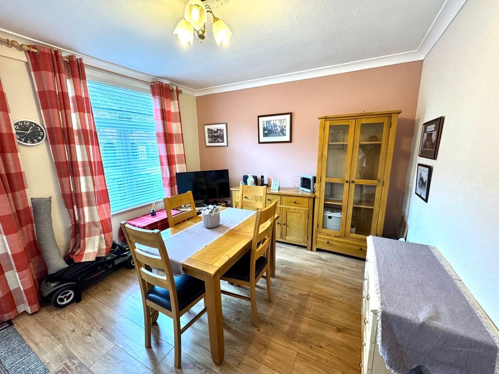 Property photo 2 of 10 Photo 9