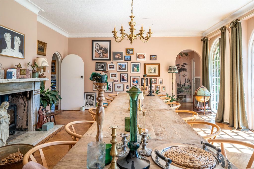 Property photo 2 of 25 Dining Room