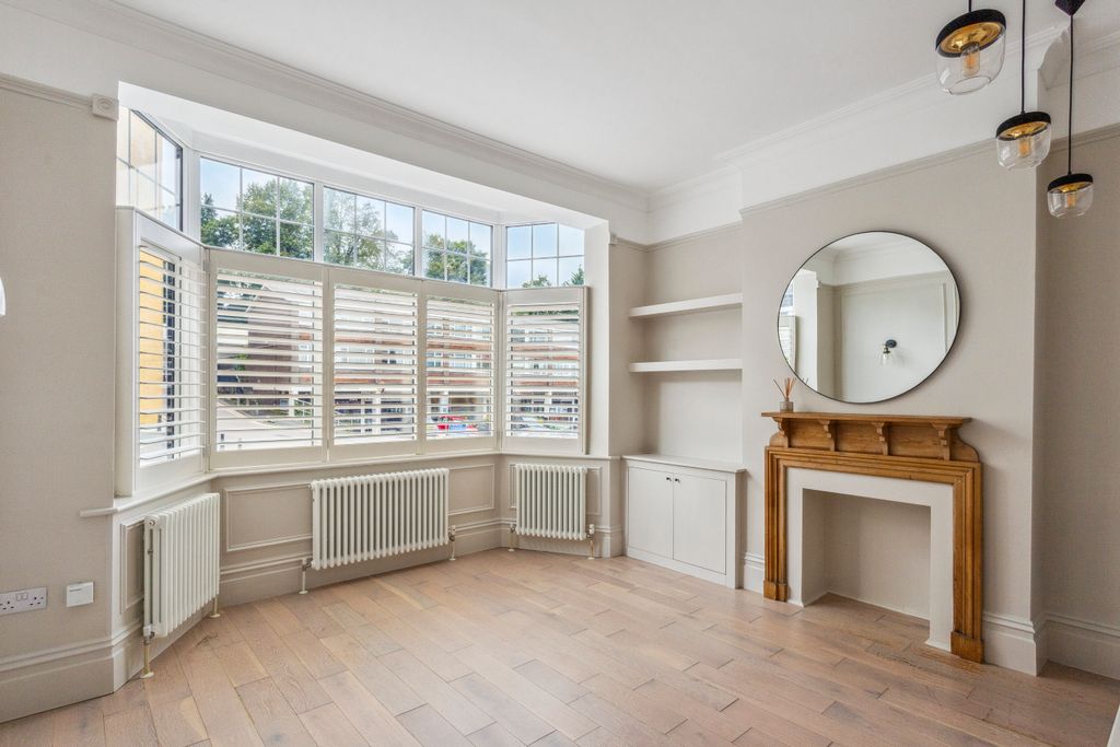 Property photo 3 of 8 Sitting Room