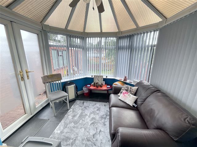 Property photo 2 of 21 Conservatory