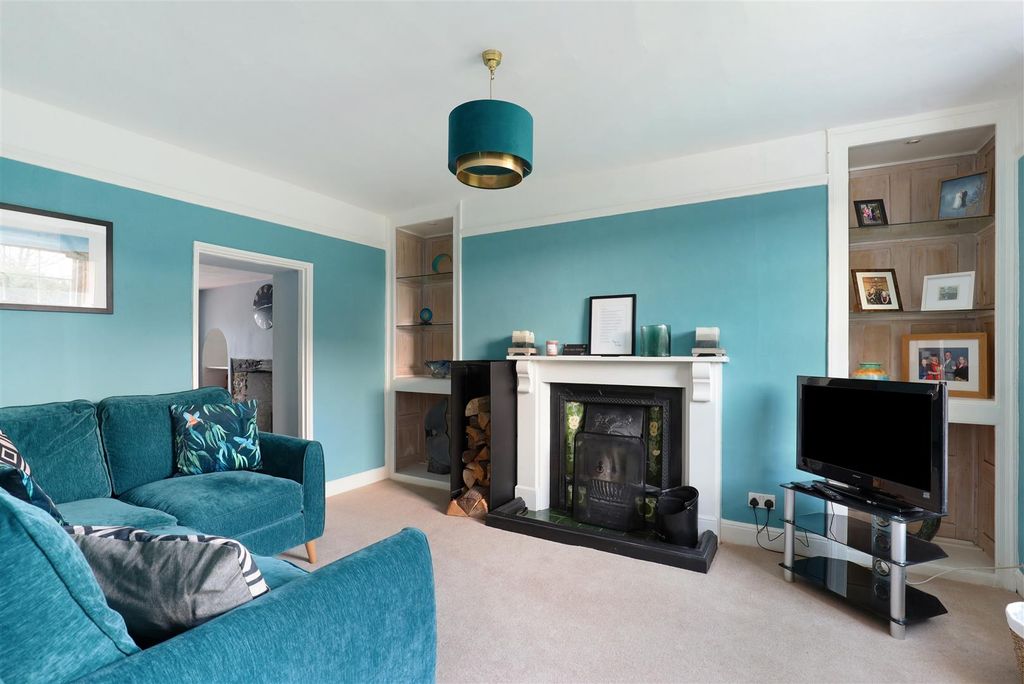 Property photo 2 of 36