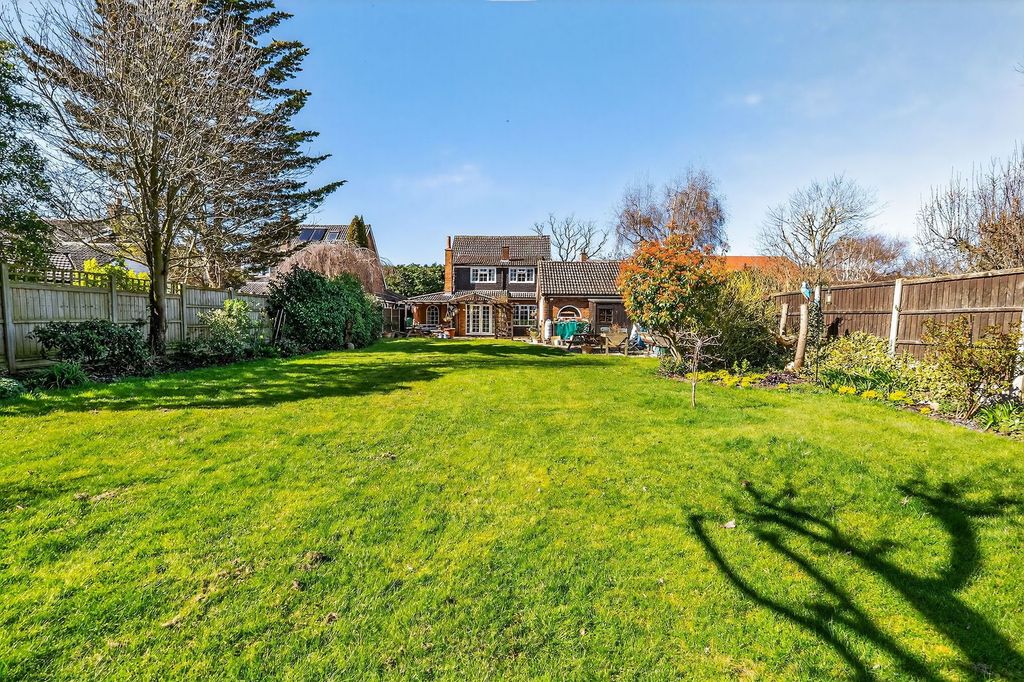 Property photo 2 of 42