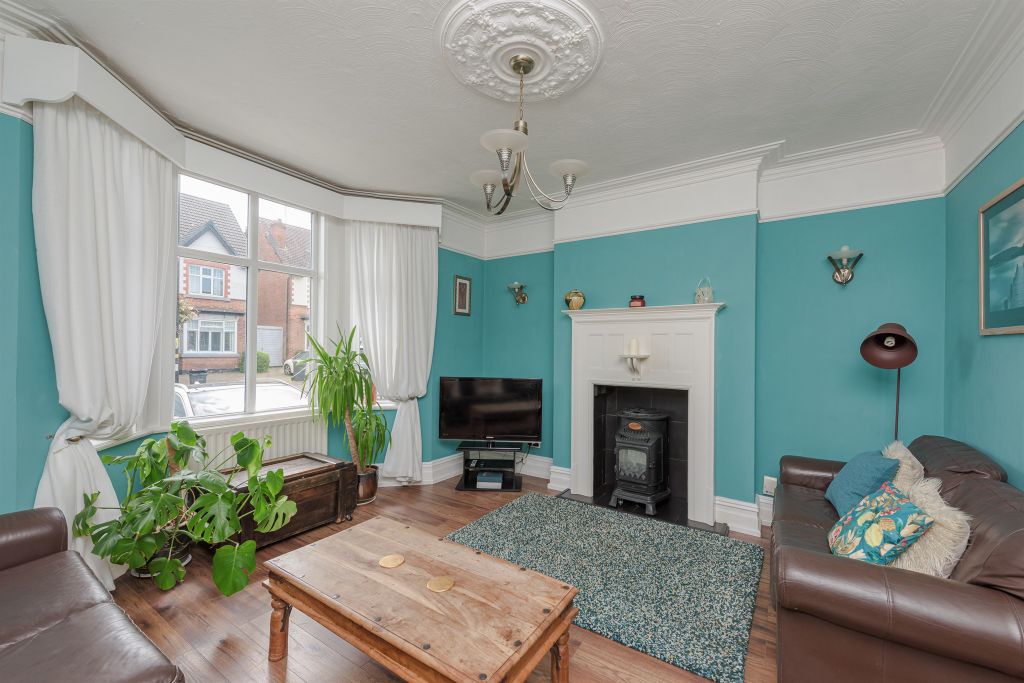 Property photo 2 of 27