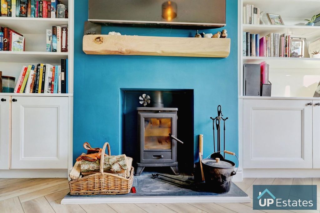 Property photo 3 of 17