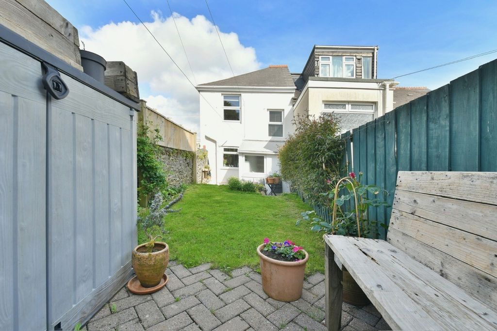 Property photo 3 of 23