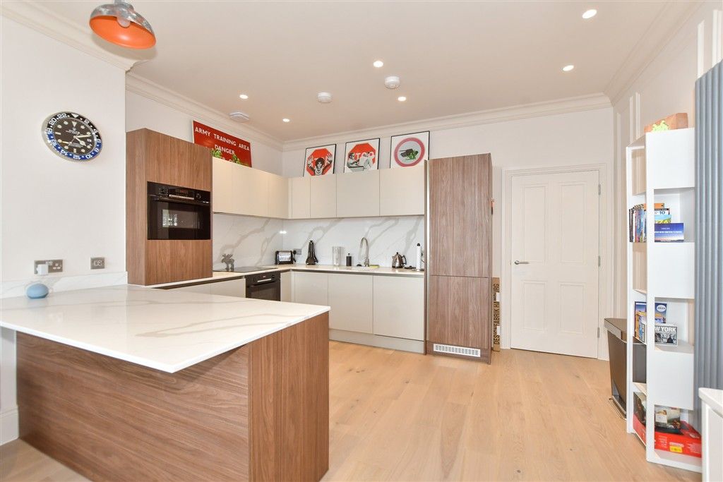 Property photo 2 of 13 Lounge/ Kitchen