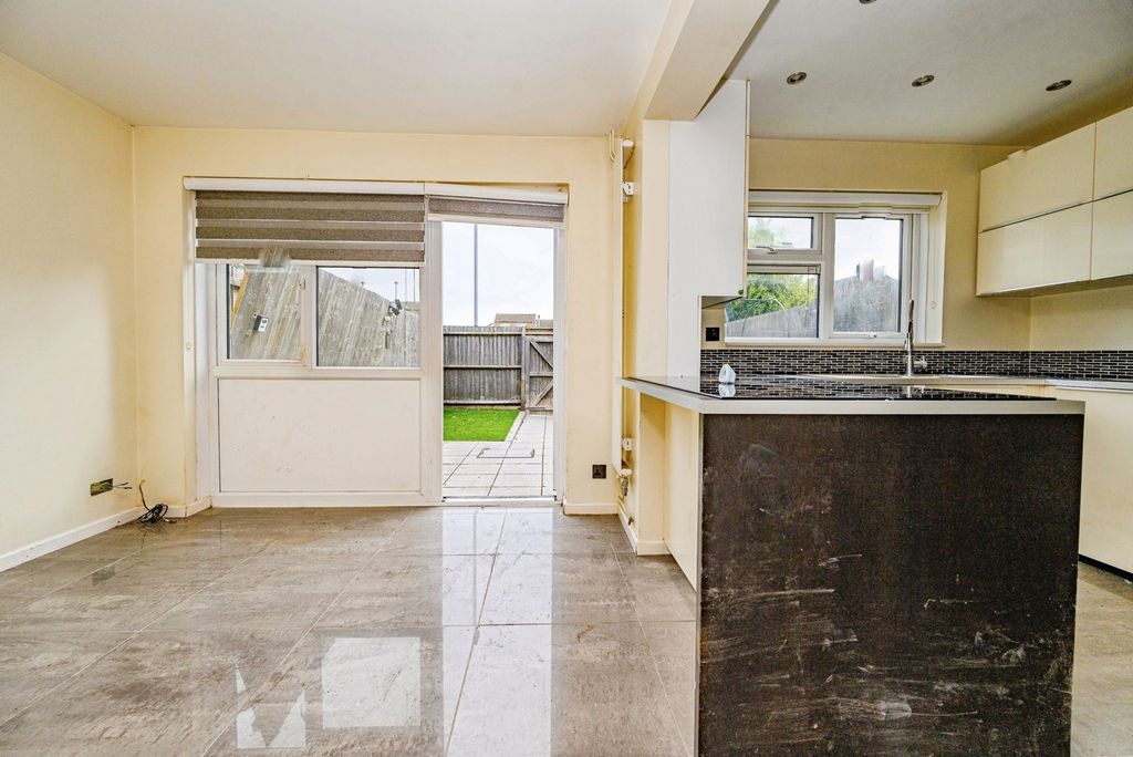 Property photo 3 of 16 Photo