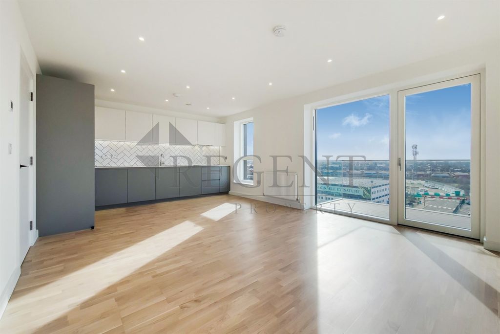 Property photo 1 of 12 Open Plan