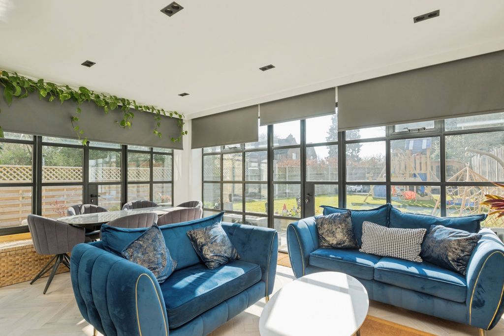 Property photo 3 of 16 Dining / Family Room