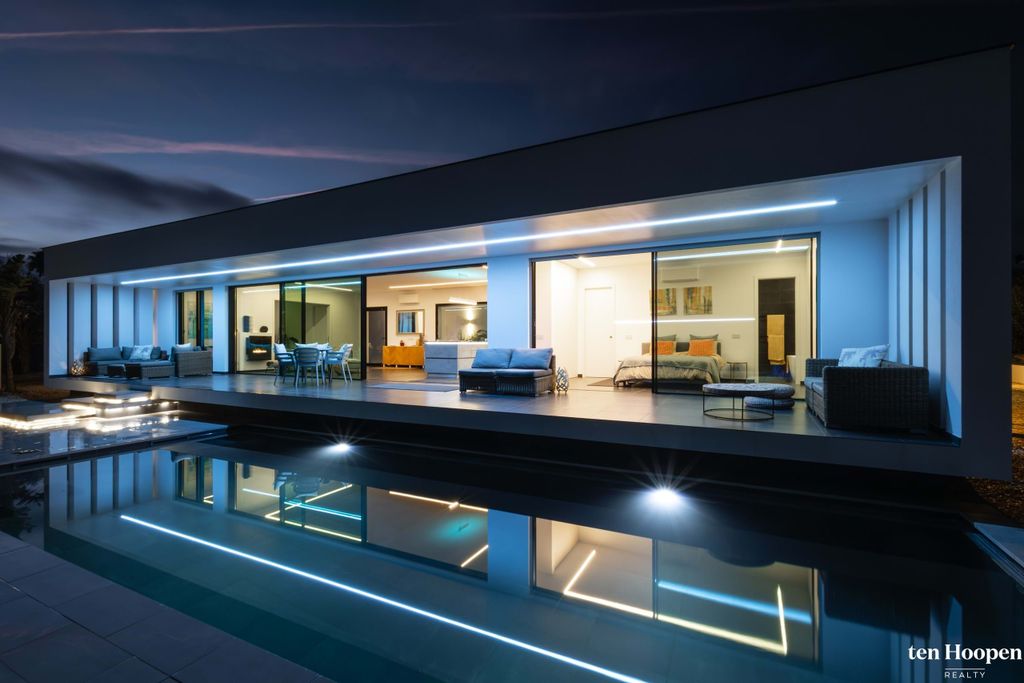 Property photo 2 of 30