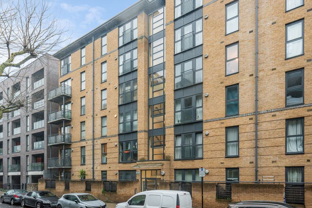 Property photo 1 of 5