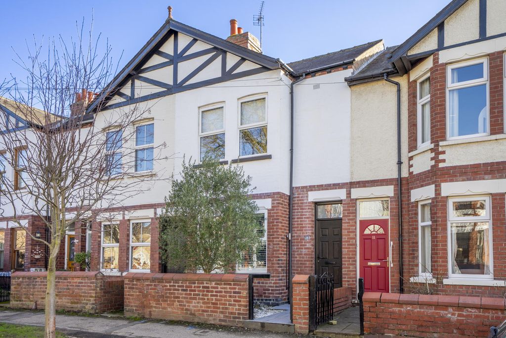 Property photo 1 of 12 Front (Exterior)